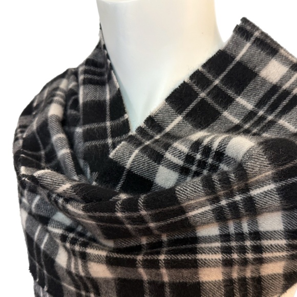 FRAAS Black & White Wool Plaid Scarf 🇩🇪 – NWT - Picture 5 of 11